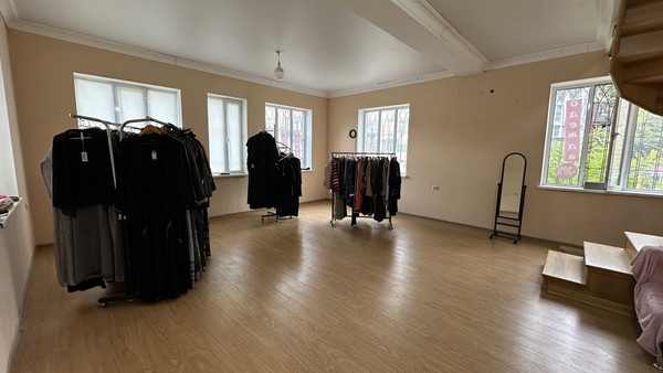 Снять  помещение свободного назначения